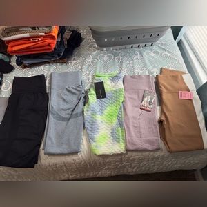 Brand new women’s activewear leggings size large